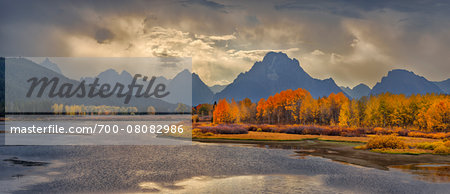 Oxbow Bend of Snake River with Mt Moran in Autumn, Jackson, Grand Teton National Park, Wyoming, USA