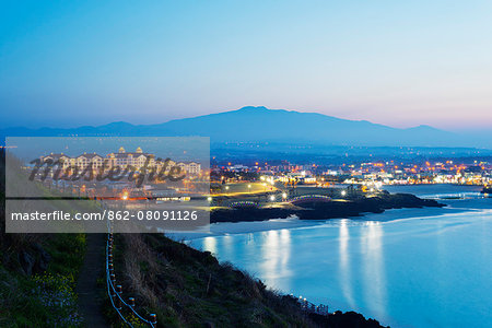 Asia, Republic of Korea, South Korea, Jeju island, coastal scenery at Gimnyeong Seongsegi beach and Mt Halla