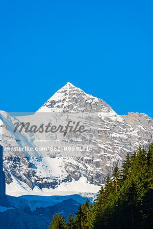 Europe, Switzerland, Swiss Alps Jungfrau-Aletsch Unesco World Heritage site, Berner Oberland Alpine Pass Route between Meiringen and Grindelwald, Klein Wellhorn (2701m)