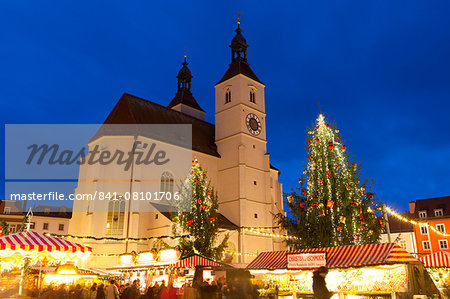 Christmas Market in Neupfarrplatz, Regensburg, Bavaria, Germany, Europe