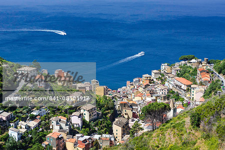 Clifftop village of Riomaggiore, Cinque Terre, UNESCO World Heritage Site, Liguria, Italy, Europe