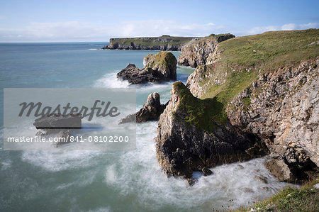 Coastline looking west to St. Govan's Head, Pembrokeshire Coast National Park, Pembrokeshire, Wales, United Kingdom, Europe