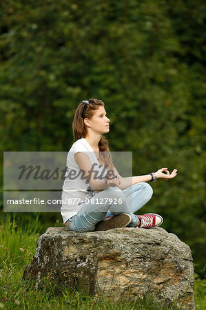 Young girl praying.