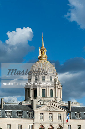 France. Paris 7th district. Invalides. The dome of the Church Saint Louis des Invalides built between 1677 and 1706. Architect: Jules Hardouin-Mansart.