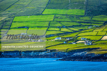 Scenic, coastal view of St Finian's Bay, along the Skellig Coast on the Ring of Kerry, County Kerry, Ireland