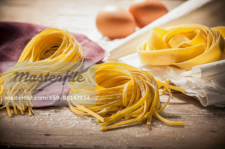 Fresh tagliolini and pappardelle