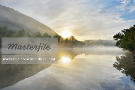 River Main at Sunrise and with Morning Mist, Kleinheubach, Miltenberg-District, Churfranken, Franconia, Bavaria, Germany