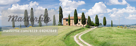 Farm house with cypress trees near Pienza, Val d'Orcia (Orcia Valley), UNESCO World Heritage Site, Siena Province, Tuscany, Italy, Europe