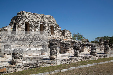 Templo de los Guerreros, Mayapan, Mayan archaeological site, Yucatan, Mexico, North America Templo de los Guerreros, Mayapan, Mayan archaeological site, Yucatan, Mexico, North America