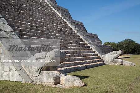Serpent heads, El Castillo (Pyramid of Kulkulcan), Chichen Itza, UNESCO World Heritage Site, Yucatan, Mexico, North America