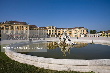 Front Facade, Schonbrunn Palace, UNESCO World Heritage Site, Vienna, Austria, Europe