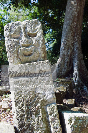 Sculpted head stone at Mayan archeological site, Copan Ruins, UNESCO World Heritage Site, Honduras, Central America