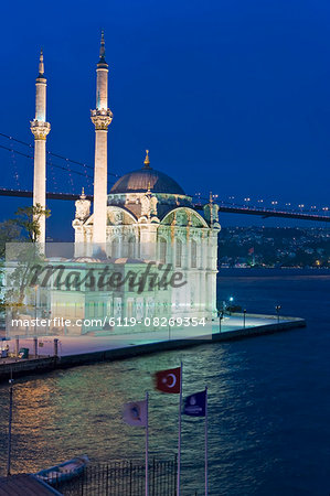 Elevated view over the Bosphorous Bridge and Ortakoy Camii Mosque (Buyuk Mecidiye Camii) in the trendy Ortakoy district, Istanbul, Turkey, Europe