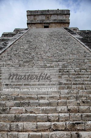 Kukulkan Pyramid, Mesoamerican step pyramid nicknamed El Castillo, Chichen Itza, UNESCO World Heritage Site, Yucatan, Mexico, North America Kukulkan Pyramid, Mesoamerican step pyramid nicknamed El Castillo, Chichen Itza, UNESCO World Heritage Site, Yucatan, Mexico, North America