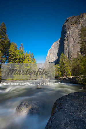 Merced River, Yosemite National Park, UNESCO World Heritage Site, California, United States of America, North America Merced River, Yosemite National Park, UNESCO World Heritage Site, California, United States of America, North America