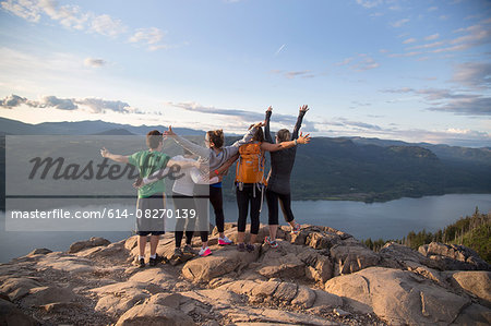 Friends enjoying view on hill, Angel's Rest, Columbia River Gorge, Oregon, USA