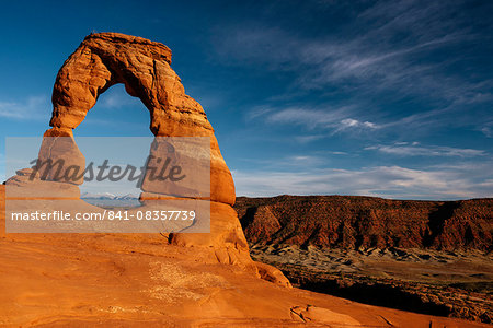 Delicate Arch at dusk, Arches National Park, Utah, United States of America, North America