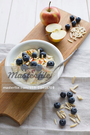 Flax seed oil cream with apples, blueberries and slivered almonds