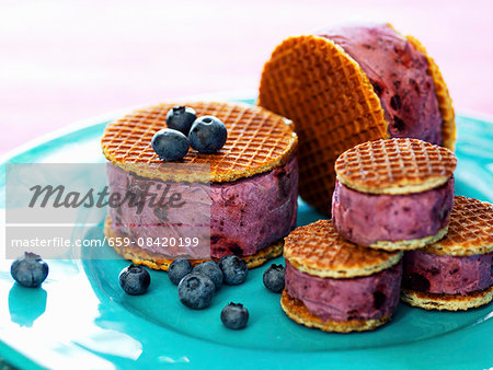 Blueberry ice cream sandwiches with caramel wafers Blueberry ice cream sandwiches with caramel wafers