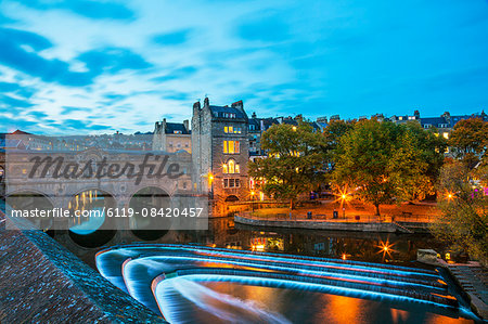 Bath Weir and Pulteney Bridge on the River Avon, Bath, UNESCO World Heritage Site, Somerset, England, United Kingdom, Europe