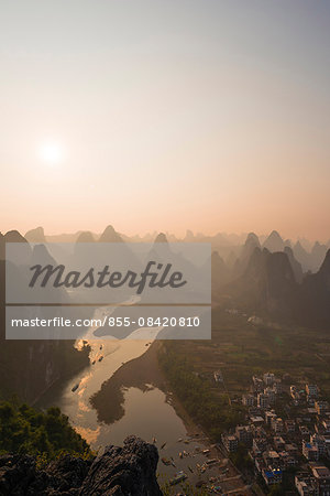 Li river (Lijiang) view from hilltop of Mt. Laozhai (Laozhaishan/Old fortress hill), Xingping, Yangshuo, Guilin, Guanxi, PRC