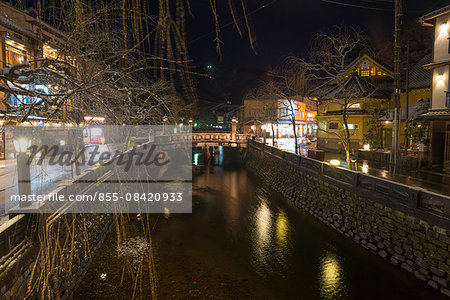 Snow on Otani river at night, Kinosaki Onsens (Hot springs) in winter. Kinosaki Hyogo Prefecture, Kansai, Japan Snow on Otani river at night, Kinosaki Onsens (Hot springs) in winter. Kinosaki Hyogo Prefecture, Kansai, Japan