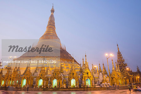 Sunrise at Shwedagon Pagoda (Shwedagon Zedi Daw) (Golden Pagoda), Yangon (Rangoon), Myanmar (Burma), Asia