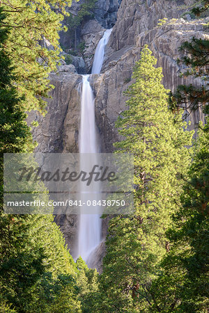 Lower Yosemite Falls in Yosemite Valley, UNESCO World Heritage Site, California, United States of America, North America