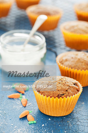 Carrot and spelt muffins with coconut