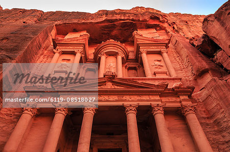 The Treasury (Al-Khazneh), Petra, UNESCO World Heritage Site, Jordan, Middle East