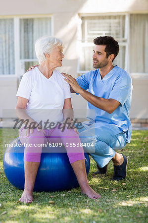 Nurse speaking to a senior woman