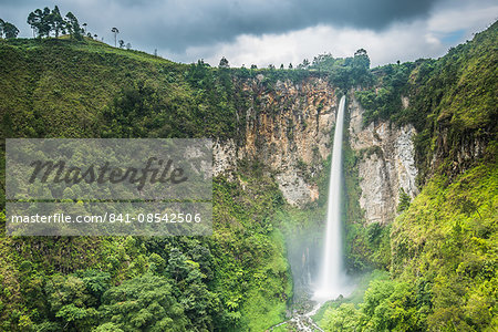 Piso Waterfall outside Berestagi, Sumatra, Indonesia, Southeast Asia, Asia