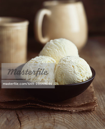Organic vanilla luxury ice cream