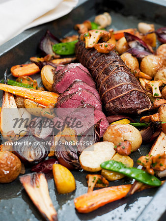 Baked vegetables and meat