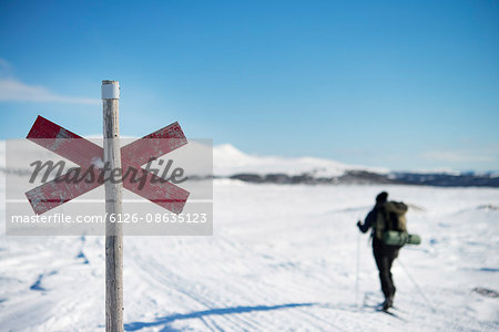 Sweden, Harjdalen, Helagsfjallet, Helags, Skier in winter landscape