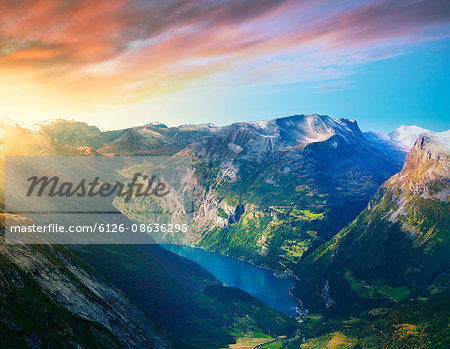Norway, More og Romsdal, Sunnmore, Geirangerfjord, Narrow patch of sea at bottom of fjord