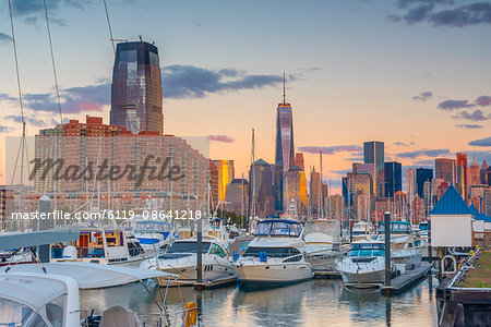 Paulus Hook, Morris Canal Basin, Liberty Landing Marina, with New York skyline of Manhattan, Lower Manhattan and World Trade Center, Freedom Tower beyond, Jersey City, New Jersey, United States of America, North America