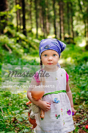 Finland, Paijat-Hame, Portrait of girl (2-3) in forest
