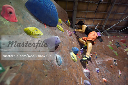 Japanese bouldering athlete in action