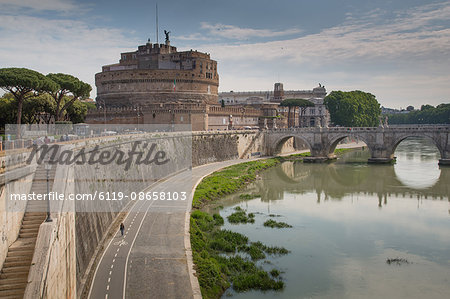 River Tiber and Castel Sant' Angelo, UNESCO World Heritage Site, Rome, Lazio, Italy, Europe
