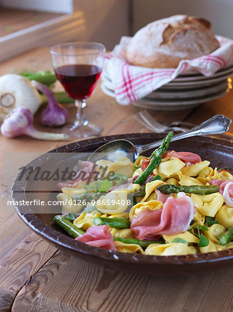 Sweden, Tortellini with asparagus and parma ham