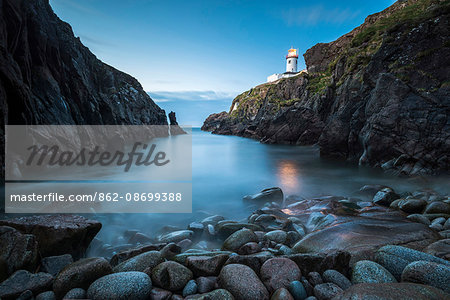 Fanad Head (Fánaid) lighthouse, County Donegal, Ulster region, Ireland, Europe. View of the lighthouse from the down of the cove.