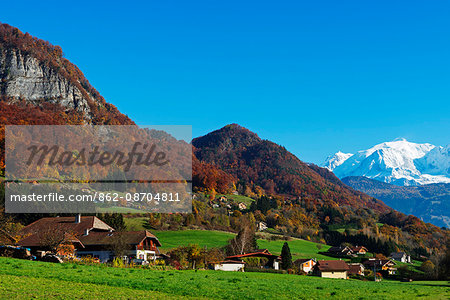 Europe, France, Haute Savoie, Rhone Alps, Sallanches, Chamonix valley and Mont Blanc (4810m)