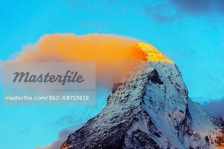 Europe, Switzerland, Valais, Zermatt, Matterhorn (4478m), sunrise