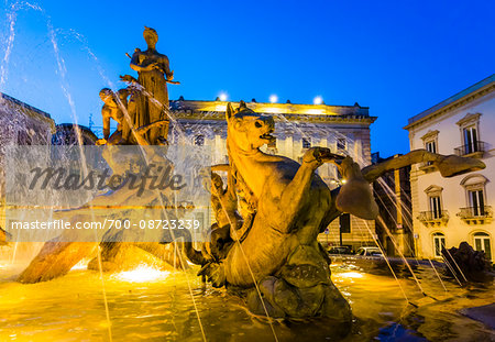 Fountain of Diana in Piazza Archimede at Dusk, Ortygia, Syracuse, Sicily, Italy