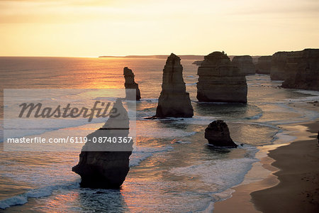 The Twelve Apostles, rock formations, the Great Ocean Road, Victoria, Australia, Pacific