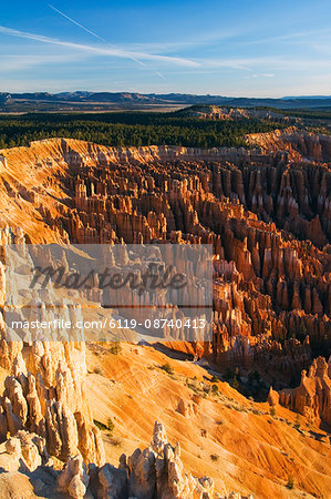 Sunrise on the colourful pinnacles and hoodoos at Inspiration Point in Bryce Canyon National Park, Utah, United States of America, North America