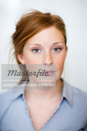 Portrait of young woman, studio shot