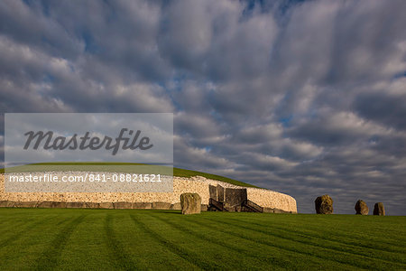 Newgrange, UNESCO World Heritage Site, County Meath, Leinster, Republic of Ireland, Europe