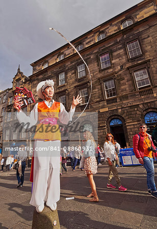 Fringe Festival on The Royal Mile, Old Town, Edinburgh, Lothian, Scotland, United Kingdom, Europe